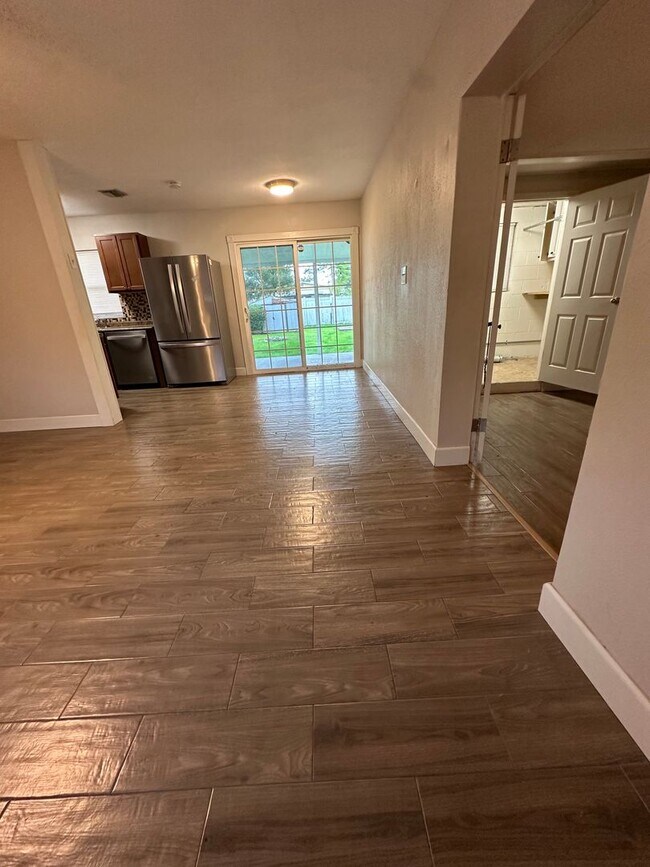 Foto del edificio - 3bed/1bath Single Family home