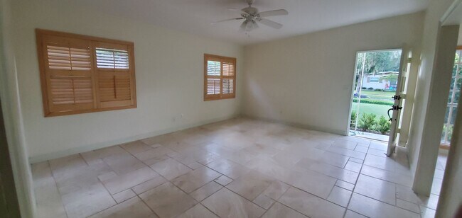 Foto del edificio - 1423 Oneco Ave