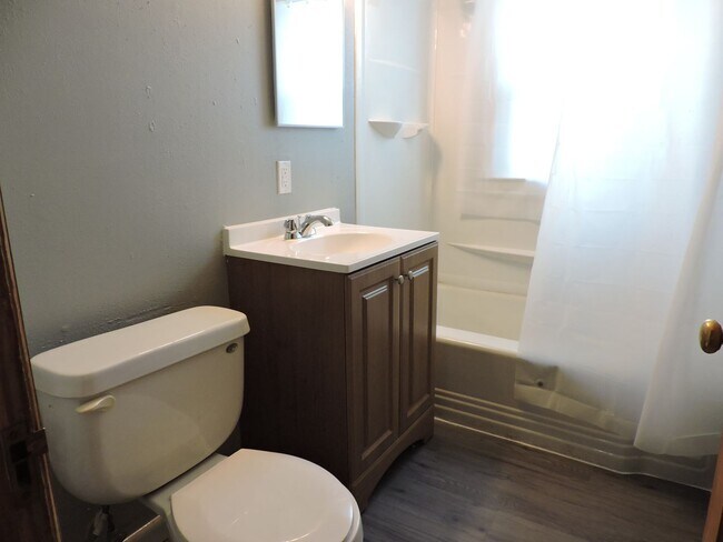 Foto del edificio - 3 bedroom, 1 bath house