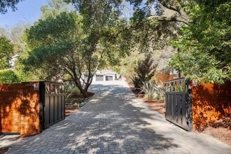 Building Photo - 31 Gold Hill Grde