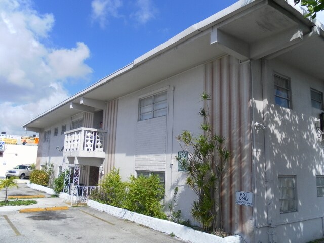 Primary Photo - 4651 W Flagler St