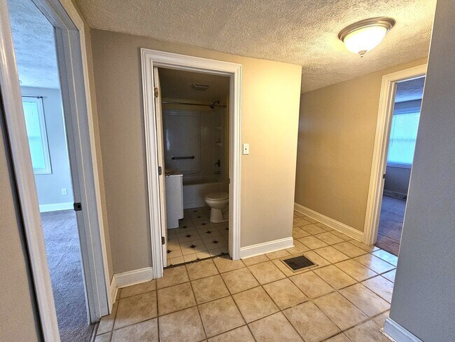 Foto del edificio - Charming Corner Lot House in Cadillac, Mic...