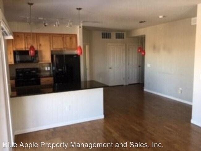 Building Photo - 2 br, 2 bath House - 1044 Rockhurst Dr #408