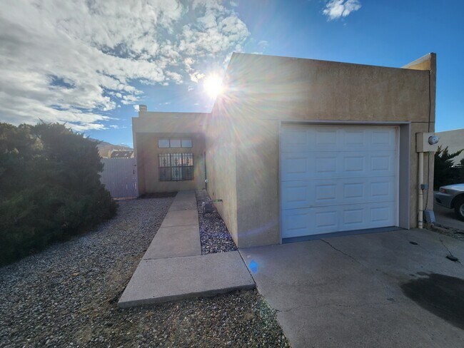 Foto del edificio - 112 Canyon View Ct NE