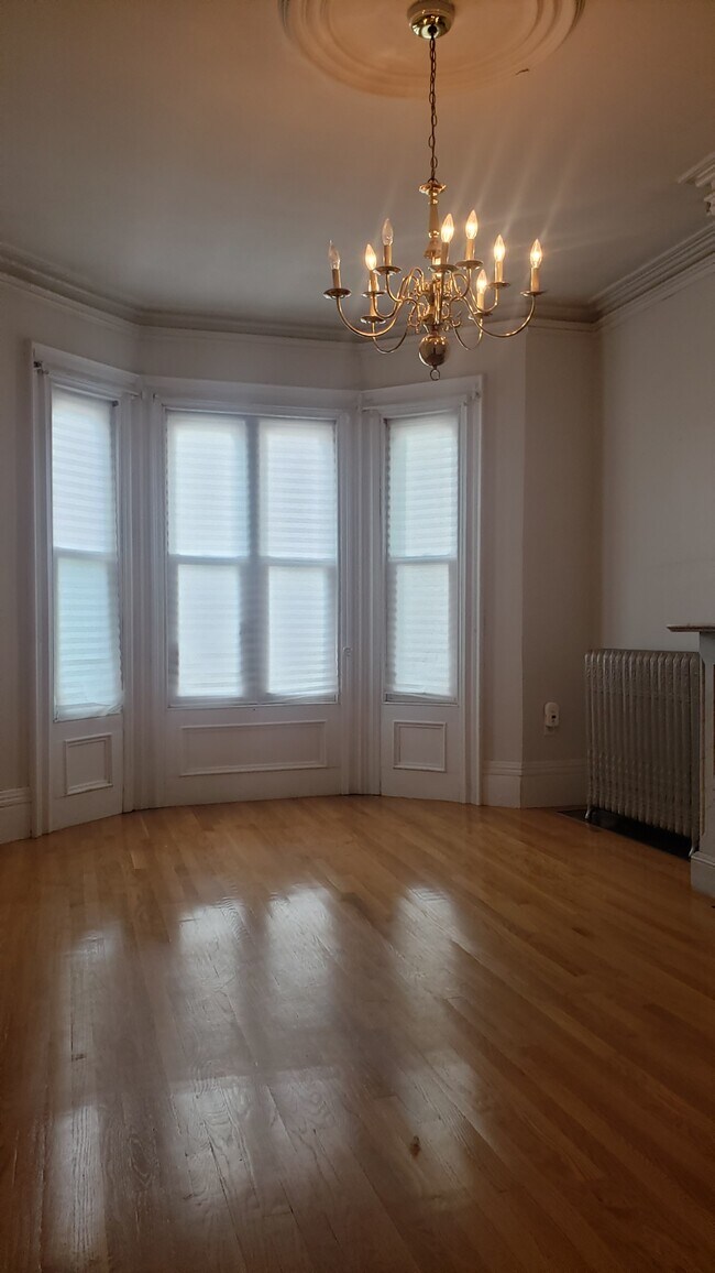 Foto del edificio - 473 Sumner St