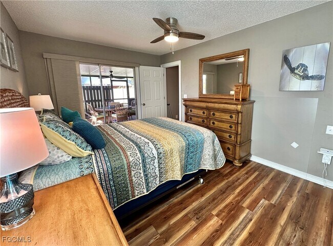 Foto del edificio - 15427 Crystal Lake Dr