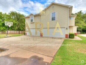 Building Photo - 2920 Oak Tree Ave