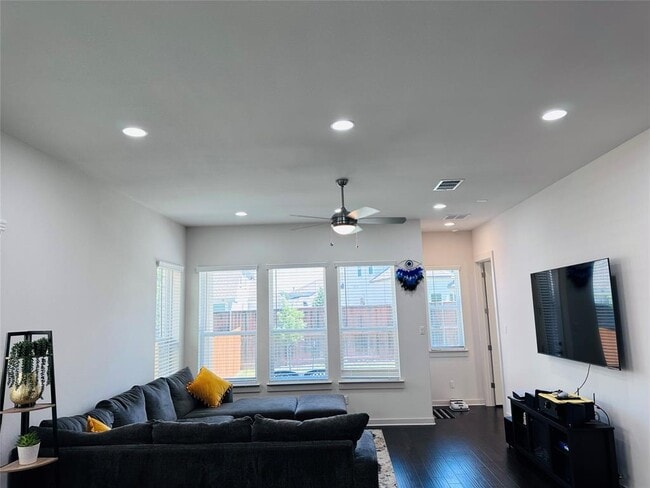 Foto del edificio - 1336 Westborough Ln