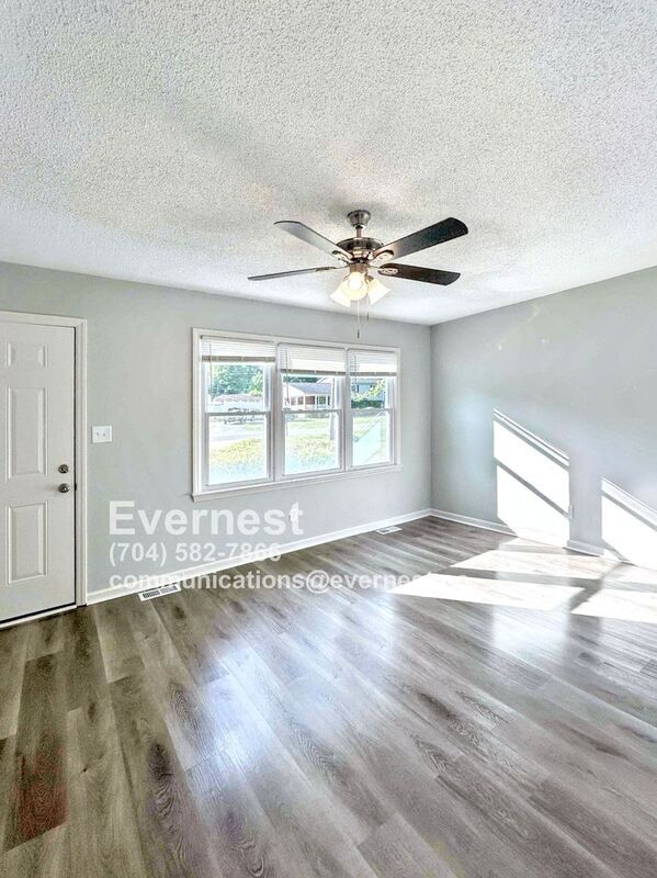 Foto del edificio - 5008 Sea Oates Ln
