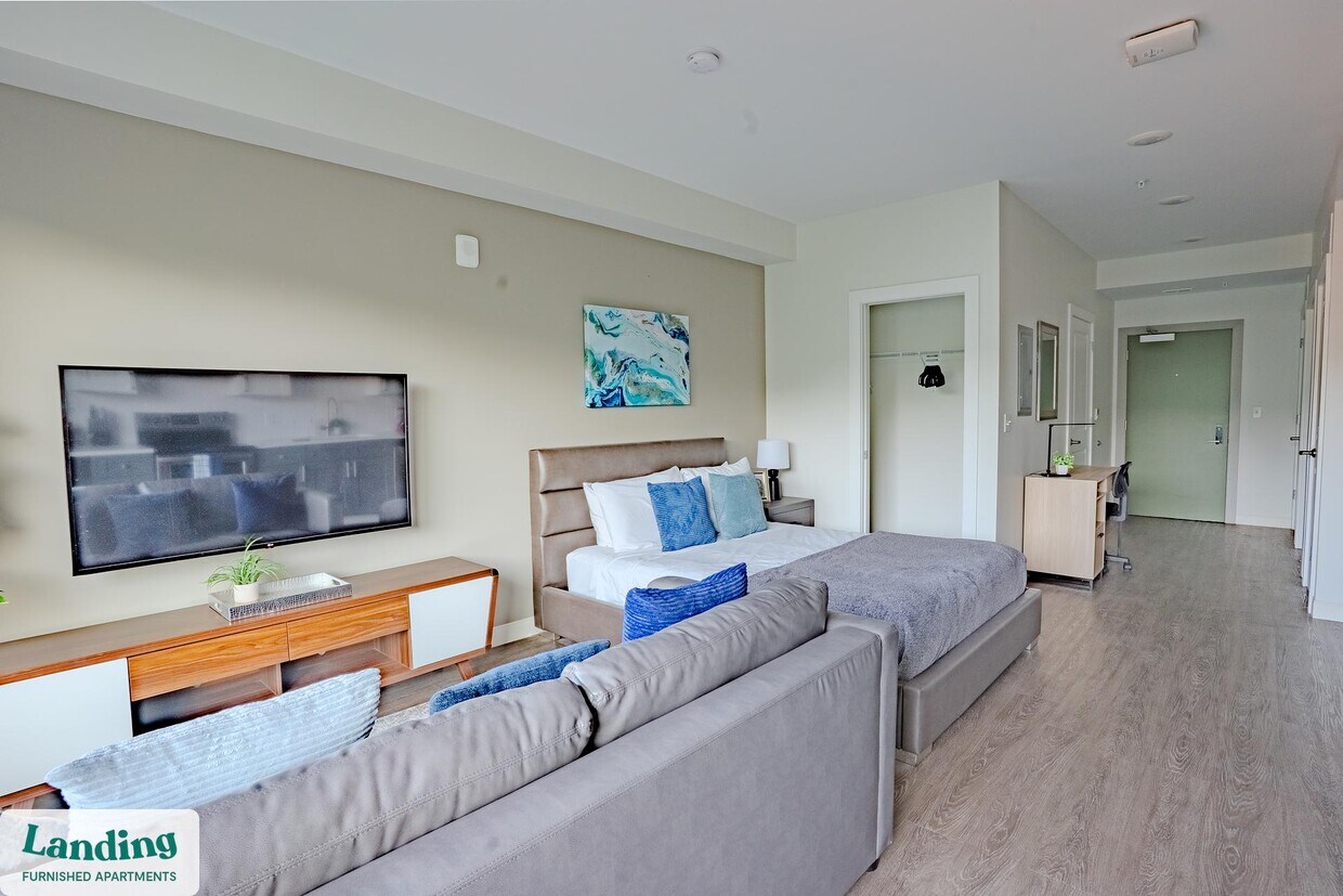 Foto principal - 210 E Green St