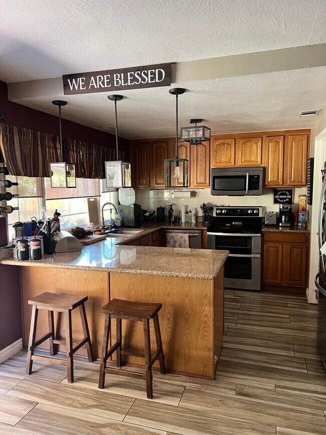 Foto del edificio - 6909 Brookcrest Way