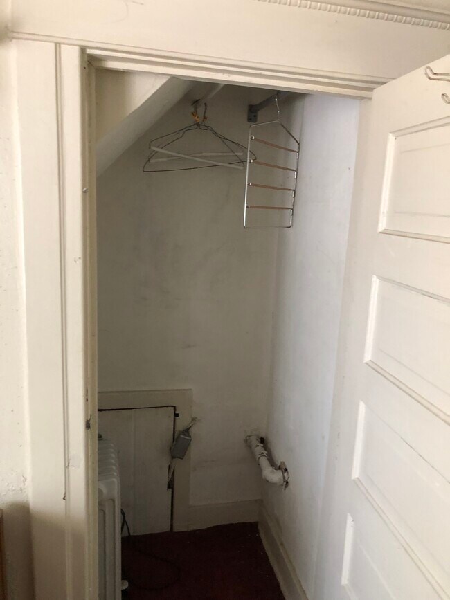 Foto del edificio - 221 W 9th St