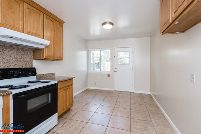 Building Photo - 1487 Vallejo Dr