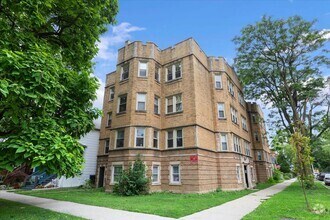 Building Photo - 4057 N Spaulding Ave