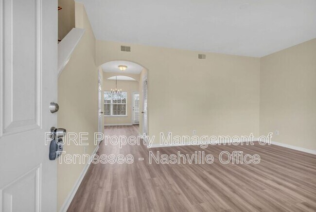 Building Photo - 740 Vernon Ave