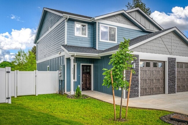 Building Photo - Brand New 3 bed 2.5 townhome