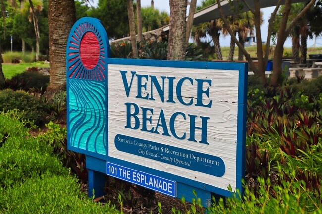 Foto del edificio - 713 W Venice Ave