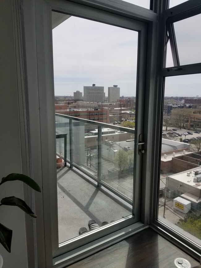 Balcony - 1620 S Michigan Ave