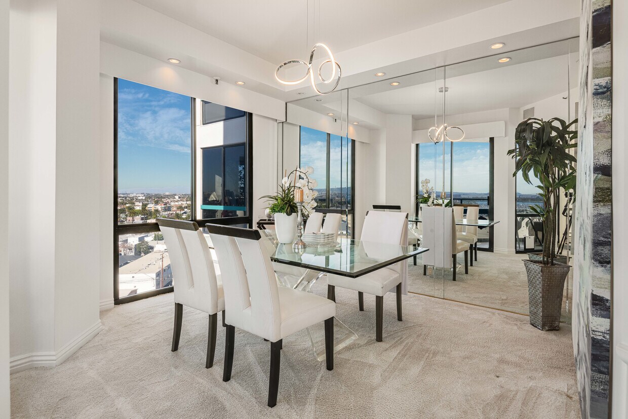 Primary Photo - 1310 E Ocean Blvd