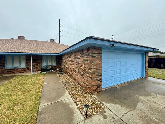 Building Photo - 2 bedroom 2 bath 2 car garage in Kings Park, Lubbock