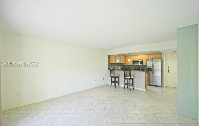 Foto del edificio - 7401 SW 82nd St