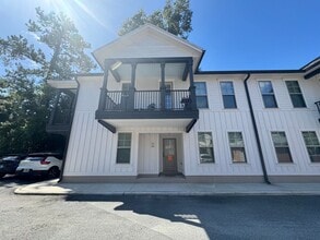 Building Photo - 711 NW 10th St