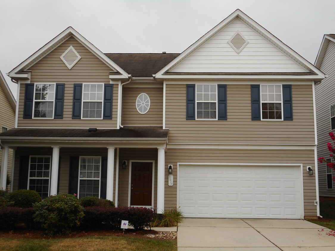 Foto principal - 2 story home in Greensboro NC