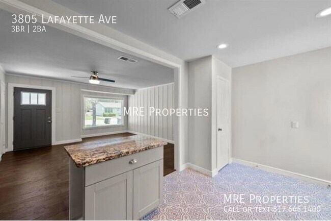 Foto del edificio - Available mid-June! 3 Bedroom, 2 Bath in F...