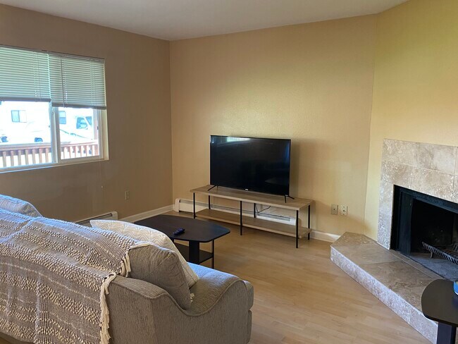 Foto del edificio - 5917 Prosperity Dr