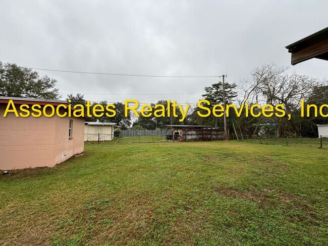 Foto del edificio - Remodeled 4 bedroom near the Hawthorne Tra...