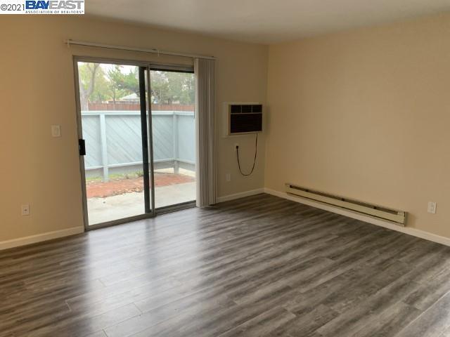 Foto del edificio - 3670 Silver Oaks Way