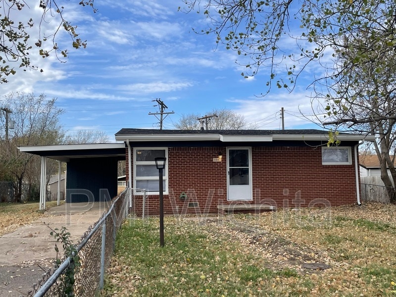 Primary Photo - 6061 N Hydraulic Ave