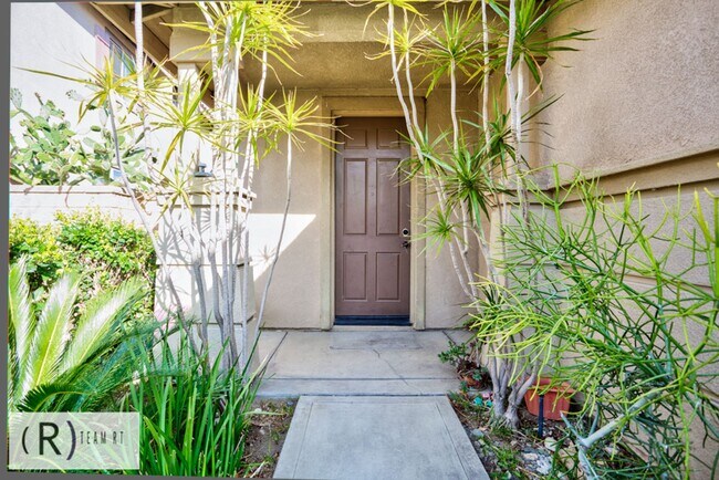 Building Photo - Beautiful 3 Bedroom Home for Rent in Fontana