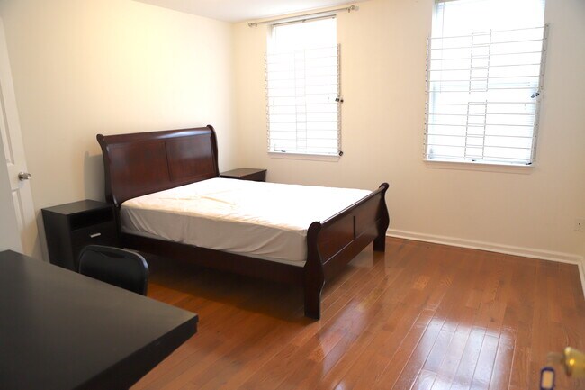 Foto del edificio - 1703 Page St