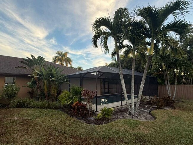 Foto del edificio - 4BR / 2BA Pool Home Near the Beach – Bonita Springs, FL