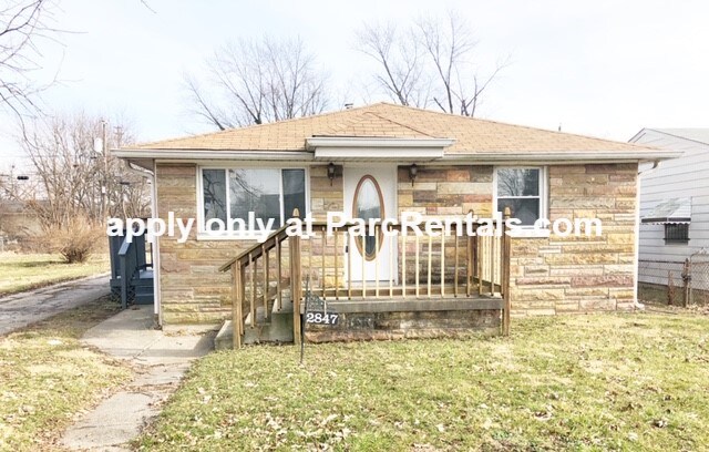 Primary Photo - 2847 HILLSIDE AVENUE