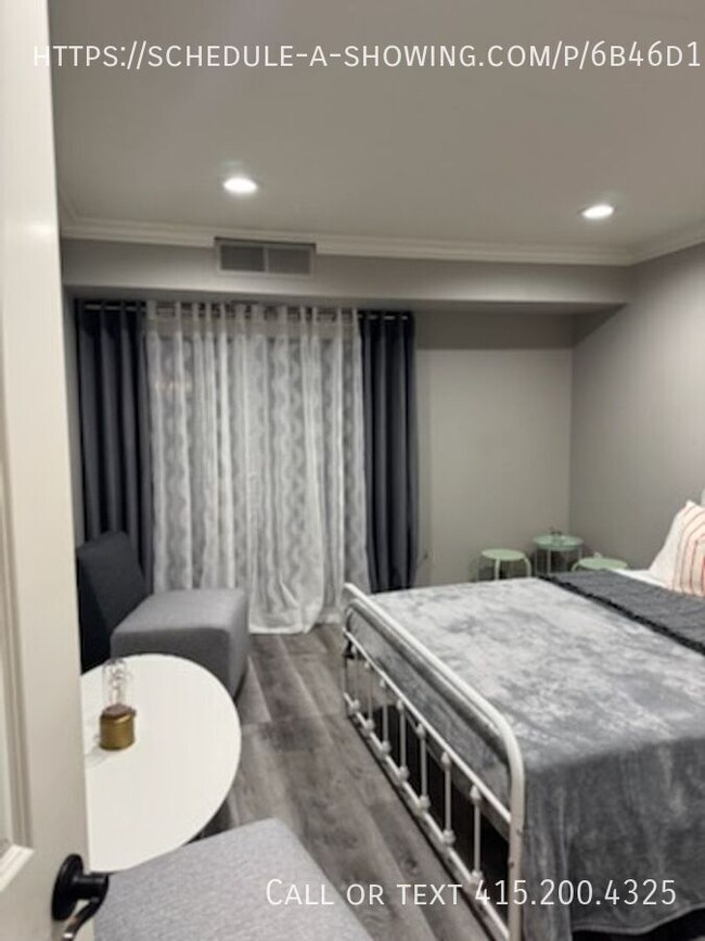 Building Photo - Stylish Furnished 1 Bed, 1 Bath Condo for ...