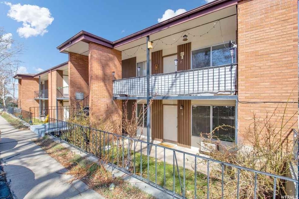 Primary Photo - Bountiful 8 Plex