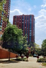 Building Photo - 899 S Plymouth Ct