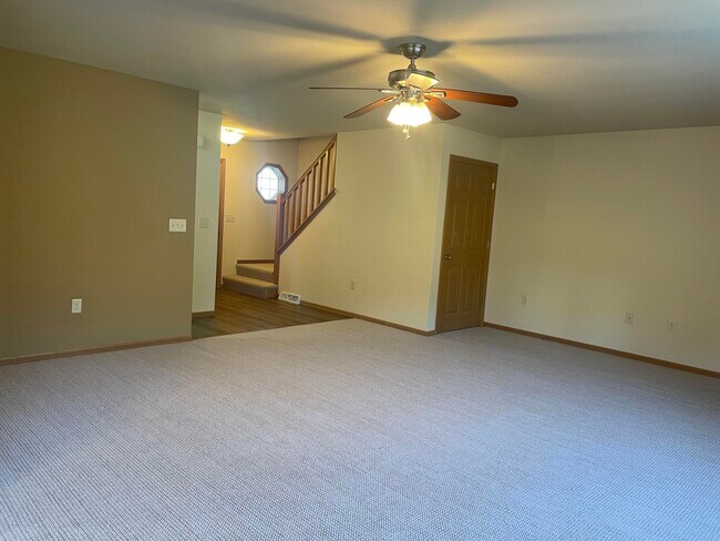 Foto del edificio - 2635 Parkfield Dr
