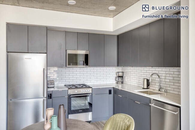 Building Photo - 210 8th Ave N