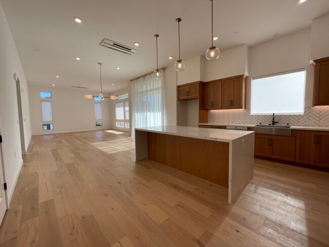 Foto del edificio - 5721 El Dorado Ln