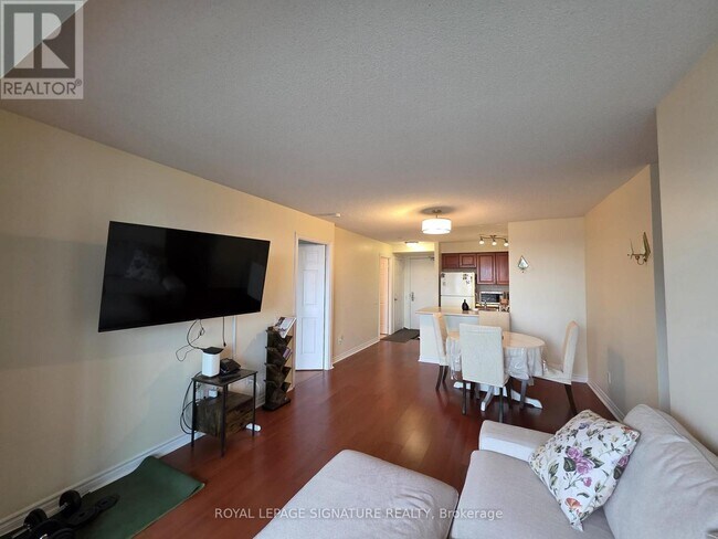 Building Photo - 61 Town Centre Court