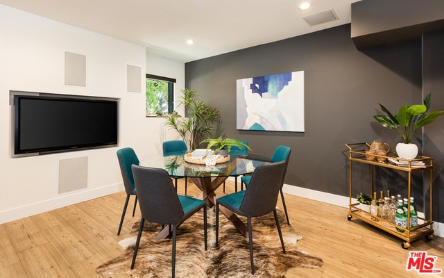 Building Photo - 700 Main St