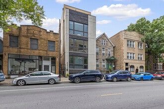 Building Photo - 2239 W Belmont Ave
