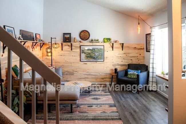 Building Photo - 6065 Pemberton Way