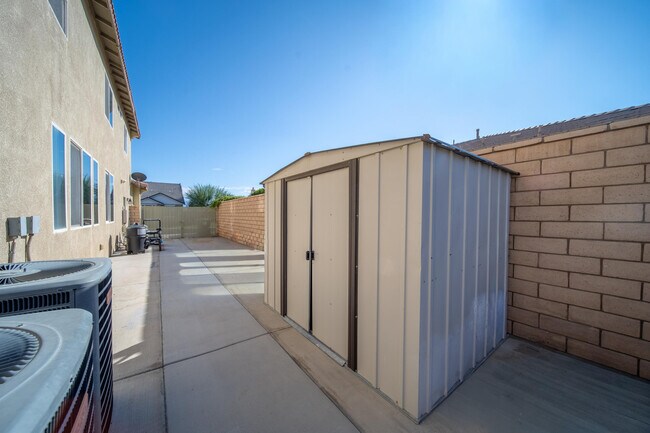 Foto del edificio - 79910 Camden Dr