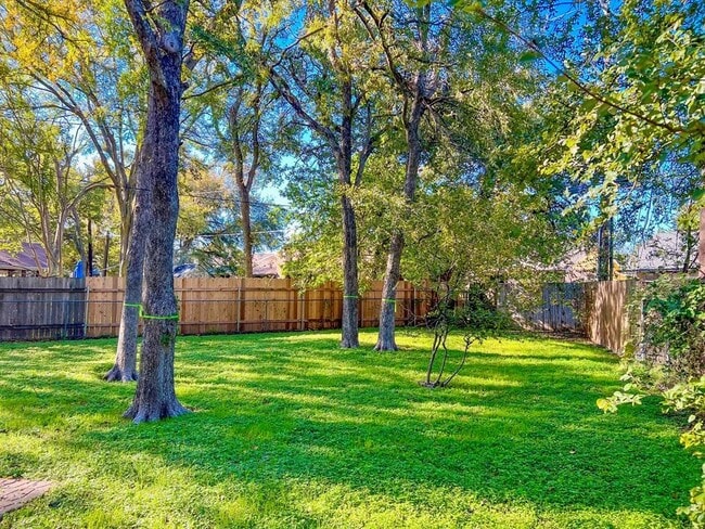 Building Photo - 12210 Waxwing Cir