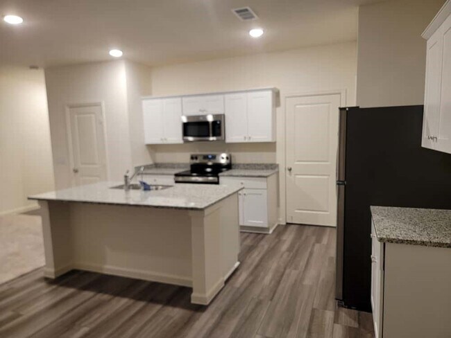 Foto del edificio - 6085 Majestic Crk Trl