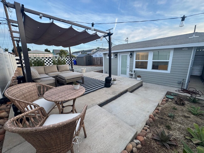 Building Photo - 2501 Sumac Dr